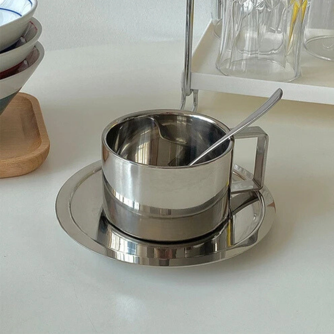 Hene Mup & Saucer