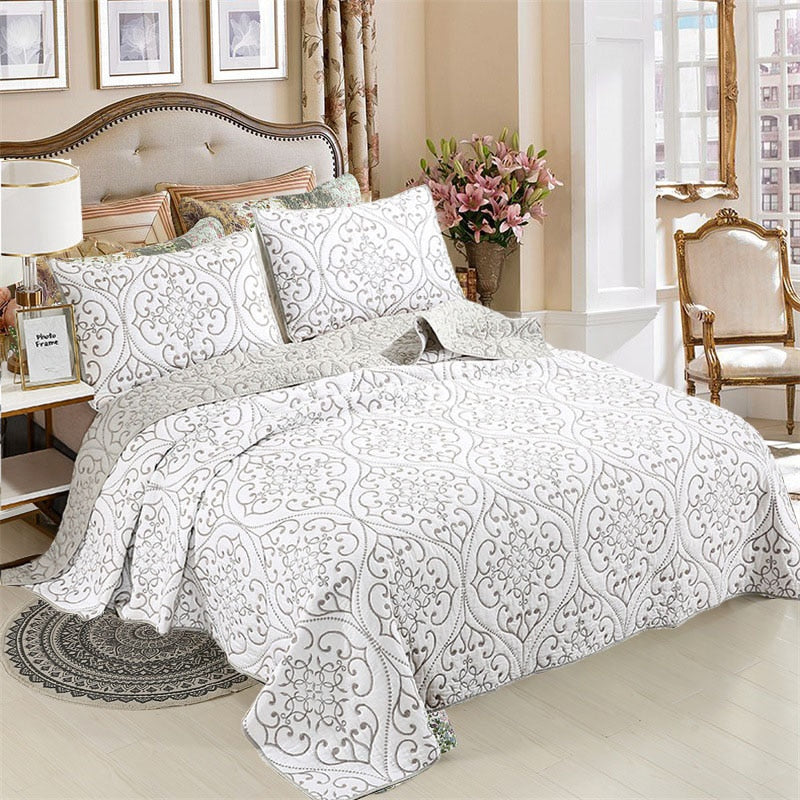 Amaranta Coverlet